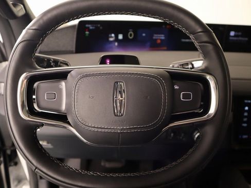 New 2025 Lincoln Navigator Reserve w/ Jet Appearance Package AWD/4WD image 3