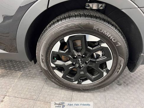 Used 2024 Kia Sorento S w/ Panoramic Sunroof Package FWD image 17