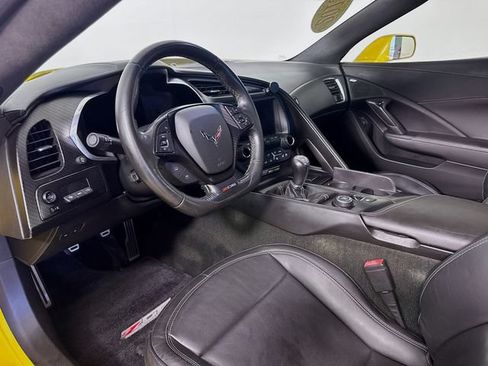 Used 2015 Chevrolet Corvette Z06 w/ 3LZ Preferred Equipment Group RWD image 9