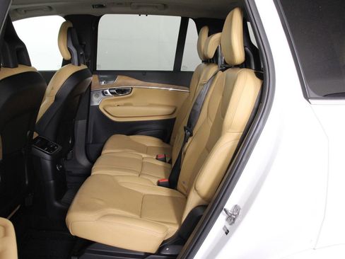 Used 2016 Volvo XC90 T8 Inscription w/ Vision Package AWD/4WD image 32