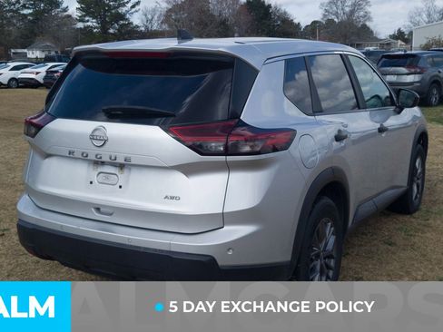 Used 2024 Nissan Rogue S image 3
