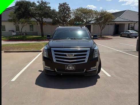 Used 2019 Cadillac Escalade ESV Luxury RWD image 8