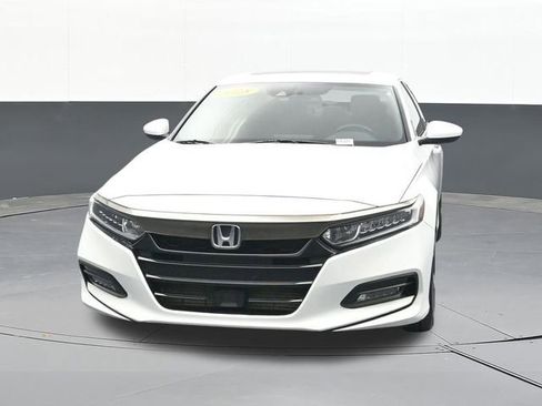 Used 2018 Honda Accord Sport image 2