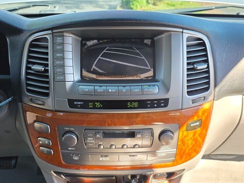 Used 2004 Lexus LX 470 4WD image 19
