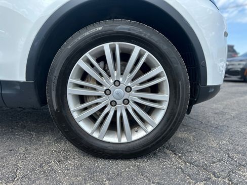 Used 2020 Land Rover Discovery HSE image 13