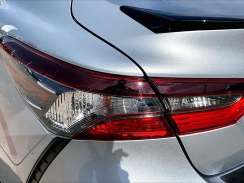 Used 2022 Toyota Camry SE FWD image 27