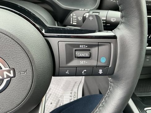 Used 2022 Nissan Rogue SV w/ SV Premium Package image 27