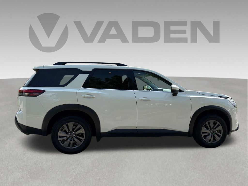 Used 2025 Nissan Pathfinder SV FWD image 24