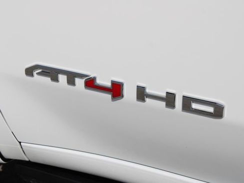 Used 2024 GMC Sierra 2500 AT4 w/ AT4 Premium Plus Package image 19