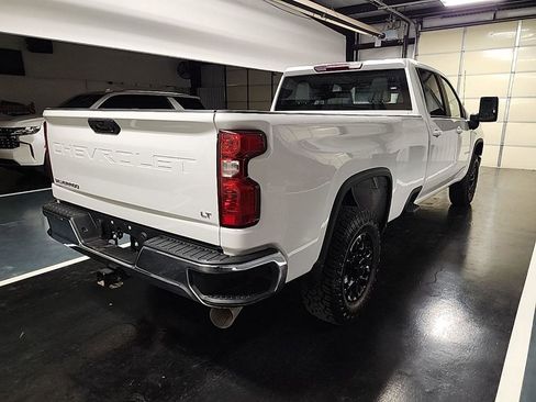Used 2023 Chevrolet Silverado 2500 LT image 2
