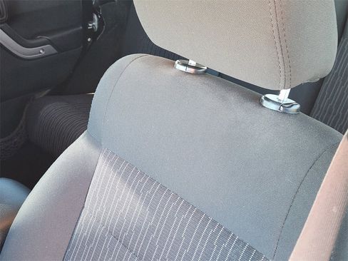 Used 2012 Jeep Wrangler Unlimited Sport image 15