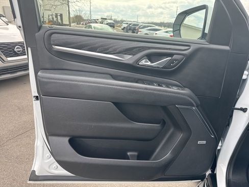 Used 2024 GMC Yukon XL Denali image 10