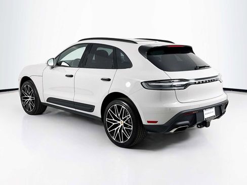 New 2026 Porsche Macan image 3