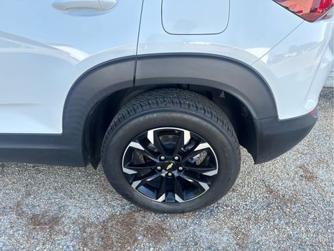 Used 2023 Chevrolet TrailBlazer LT FWD image 17