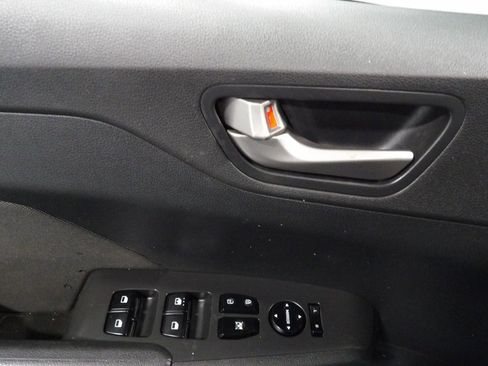 Used 2019 Hyundai Accent SE FWD image 7