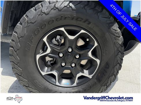 Used 2023 Jeep Wrangler Unlimited Rubicon 4xe w/ Cold Weather Group AWD/4WD image 9