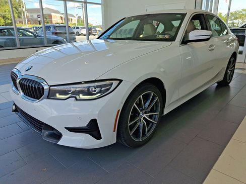 Used 2020 BMW 330i xDrive Sedan w/ Convenience Package image 3