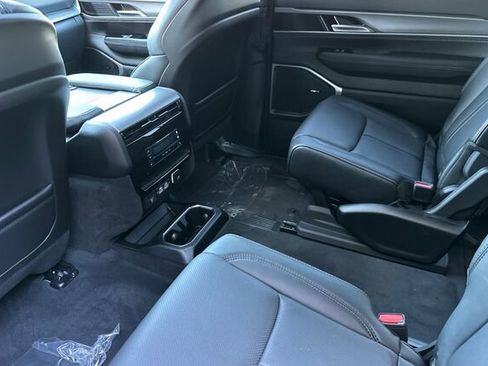 New 2025 Jeep Wagoneer Series II w/ Convenience Group I image 9