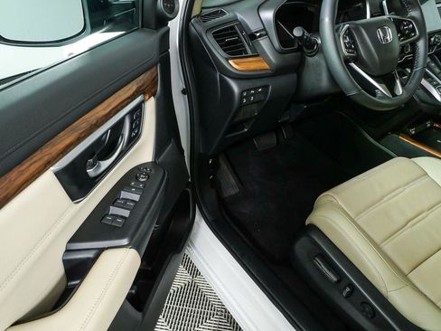Used 2022 Honda CR-V Touring image 8