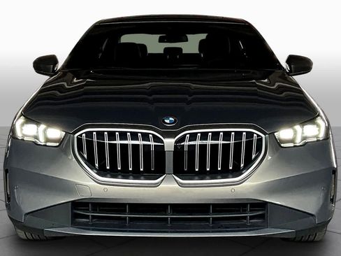 Used 2026 BMW 530i image 3