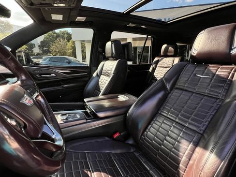 Used 2022 Cadillac Escalade Sport Platinum AWD/4WD image 21