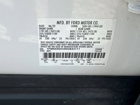 Used 2022 Ford Explorer XLT w/ Equipment Group 202A AWD/4WD image 30