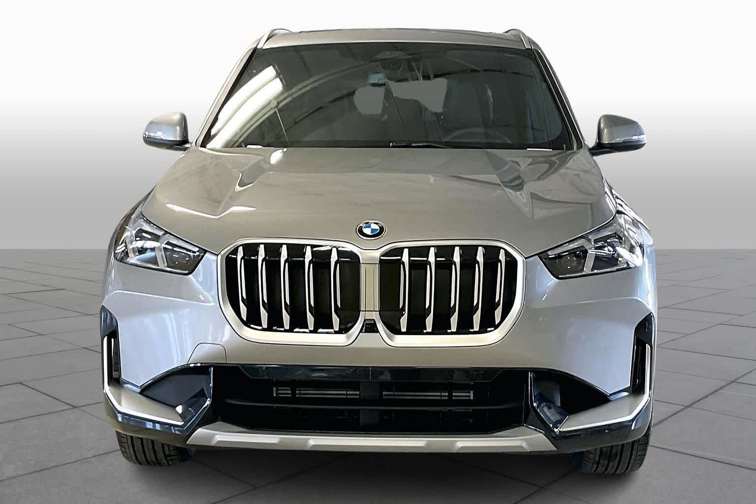 Used 2026 BMW X1 xDrive28i w/ Technology Package AWD/4WD image 3