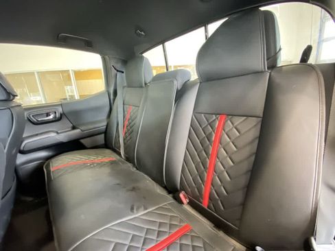 Used 2021 Toyota Tacoma TRD Sport AWD/4WD image 25