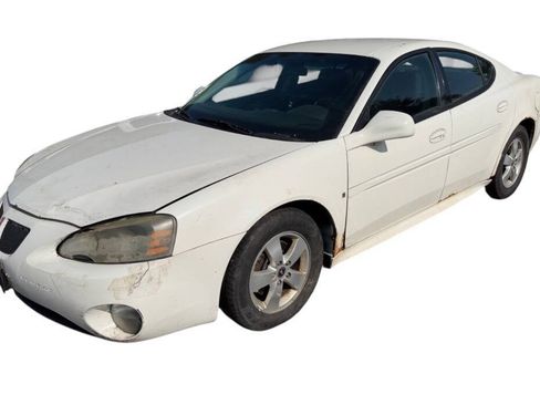 Used 2006 Pontiac Grand Prix w/ Preferred Package FWD image 1