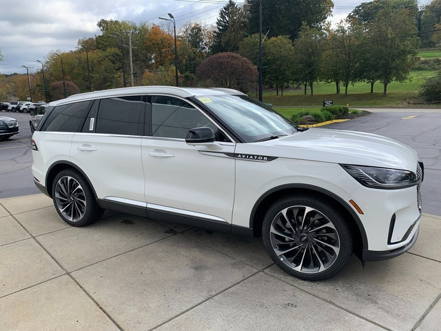 New 2027 Lincoln Aviator Reserve AWD/4WD image 7