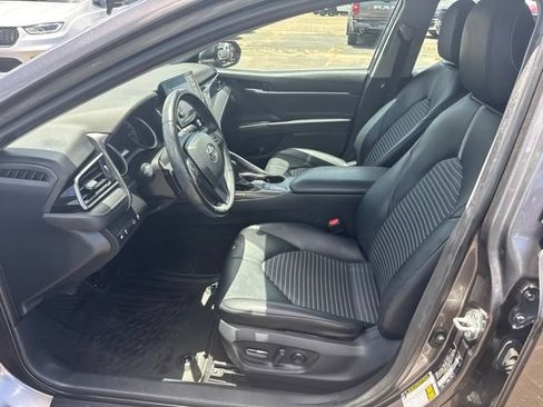 Used 2023 Toyota Camry SE FWD image 10