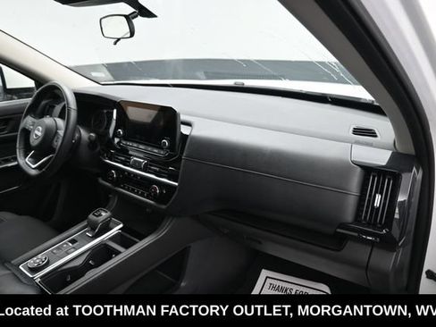 Used 2025 Nissan Pathfinder SV AWD/4WD image 11