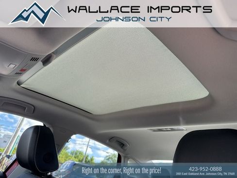 Certified 2025 Volkswagen Jetta SE FWD image 14