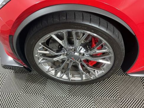 Used 2015 Chevrolet Corvette Z06 w/ 3LZ Preferred Equipment Group RWD image 25