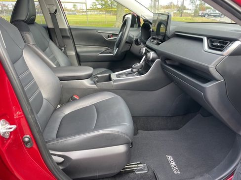 Used 2023 Toyota RAV4 XLE Premium image 20