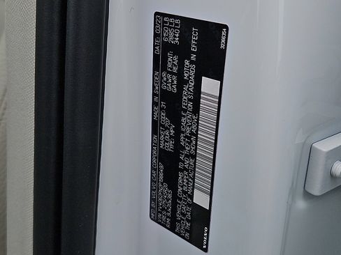Certified 2023 Volvo XC90 B6 Plus image 27