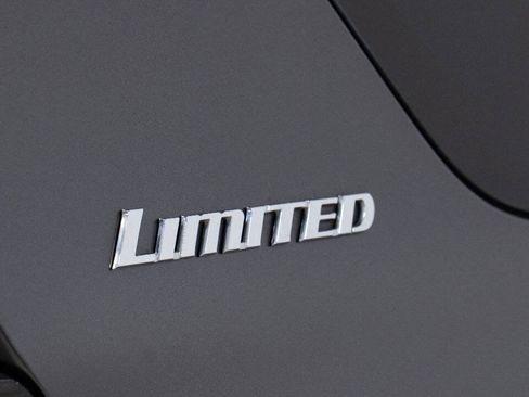 Used 2011 Toyota 4Runner Limited AWD/4WD image 13