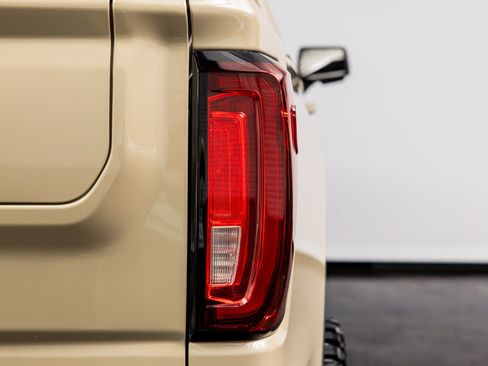 Used 2022 GMC Sierra 1500 AT4 w/ AT4 Premium Package AWD/4WD image 19