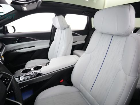 Used 2024 Cadillac Lyriq Sport w/ LPO, Floor Liner Package RWD image 4