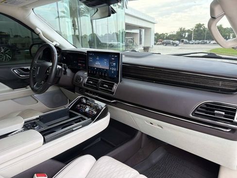 Certified 2023 Lincoln Navigator L Black Label AWD/4WD image 18