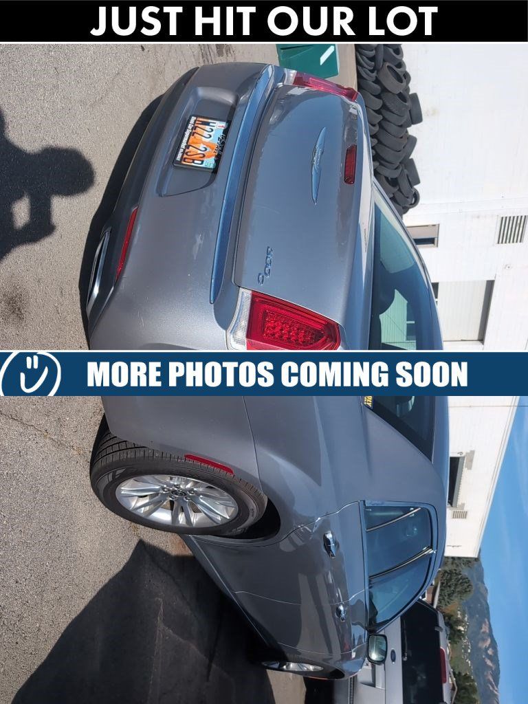 Used 2015 Chrysler 300 C RWD image 11
