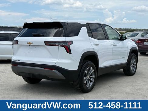 Used 2026 Chevrolet Equinox LT AWD/4WD image 8