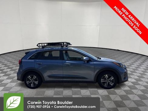 Used 2022 Kia Niro EX FWD image 8