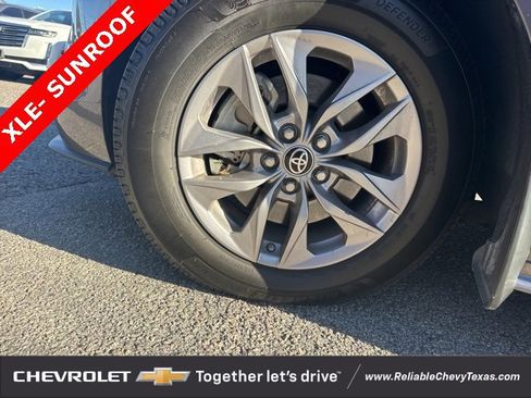 Used 2021 Toyota Sienna XLE image 31