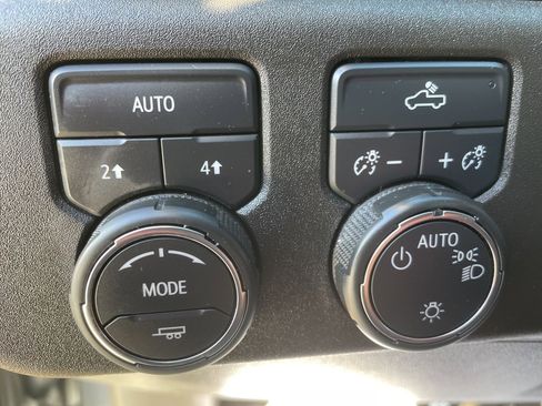 Used 2024 Chevrolet Silverado 1500 LT image 4