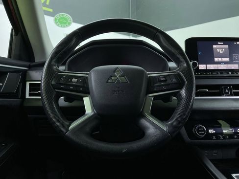 Used 2022 Mitsubishi Outlander ES image 19