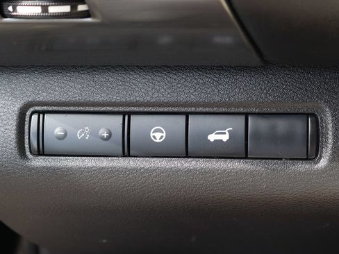 Used 2024 Nissan Pathfinder SL w/ SL Premium Package FWD image 22
