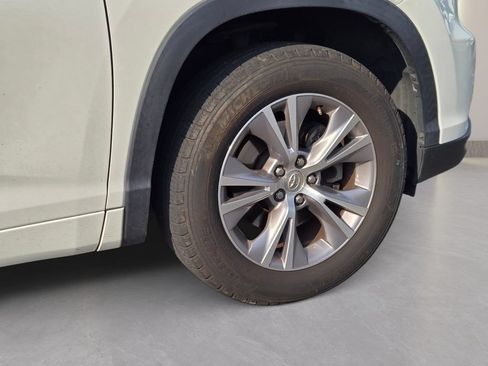 Used 2015 Toyota Highlander XLE FWD image 5