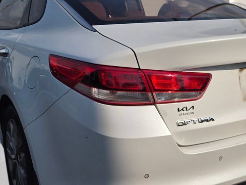 Used 2018 Kia Optima LX w/ Convenience Package FWD image 9