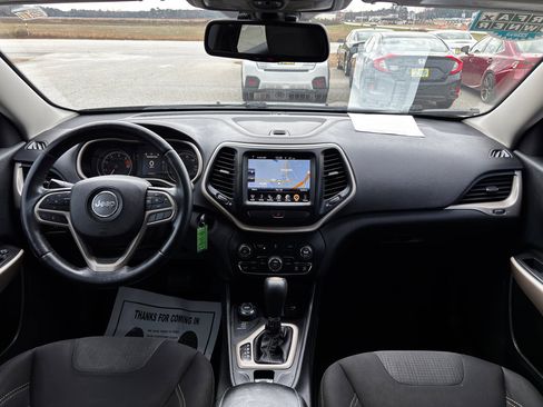 Used 2017 Jeep Cherokee Latitude image 12